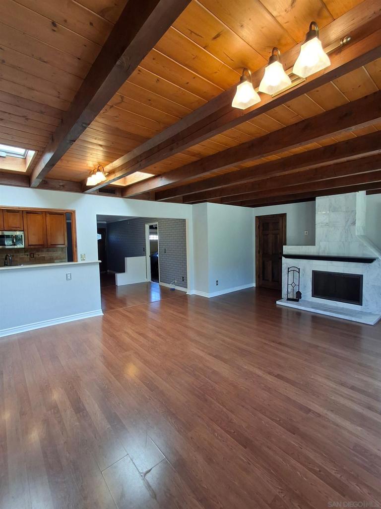 1666 Harvard St Property Photo 7