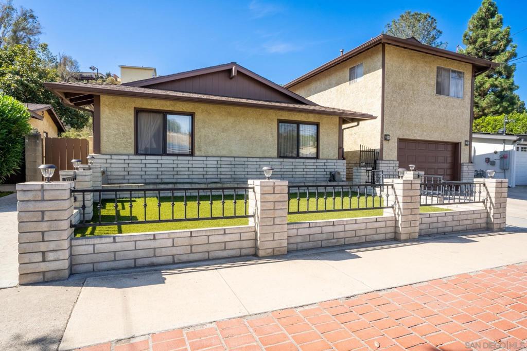 4621 Chateau Drive Property Photo 4