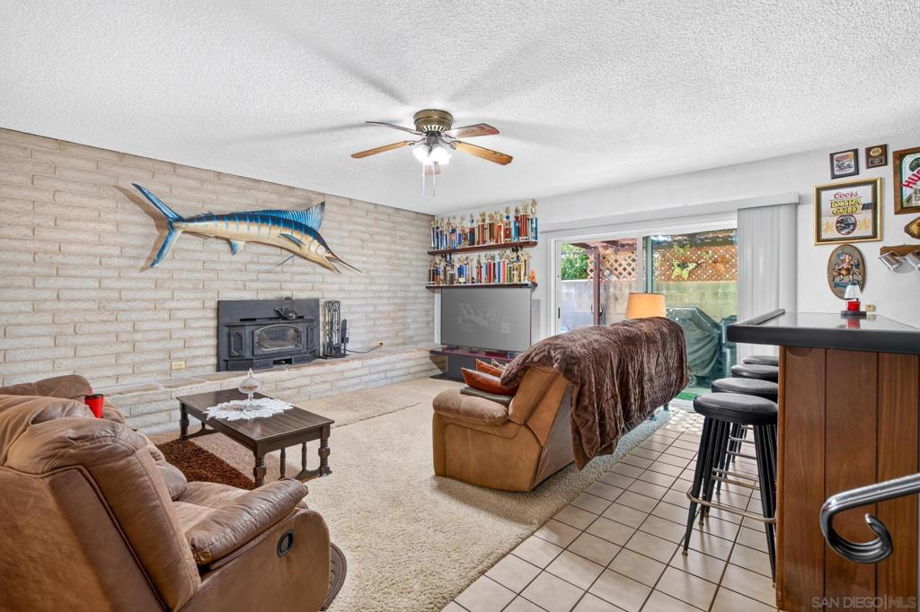 4621 Chateau Drive Property Photo 17