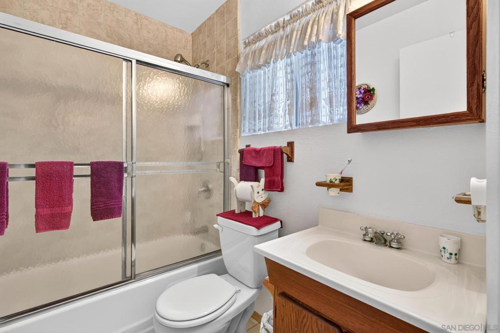 4621 Chateau Drive Property Photo 28