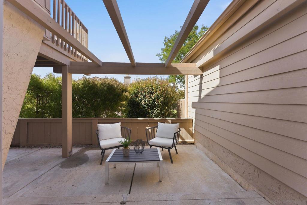 9917 Aviary Property Photo 16