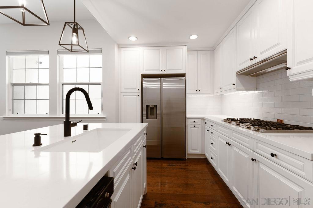 2955 Farragut Property Photo 8