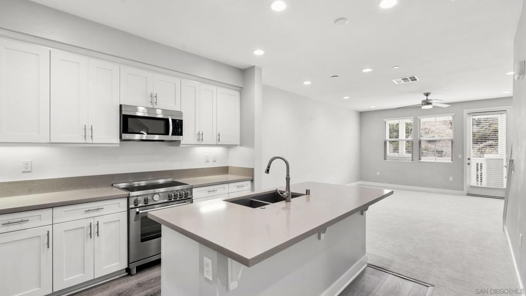 1103 Plumeria Way Property Photo 1