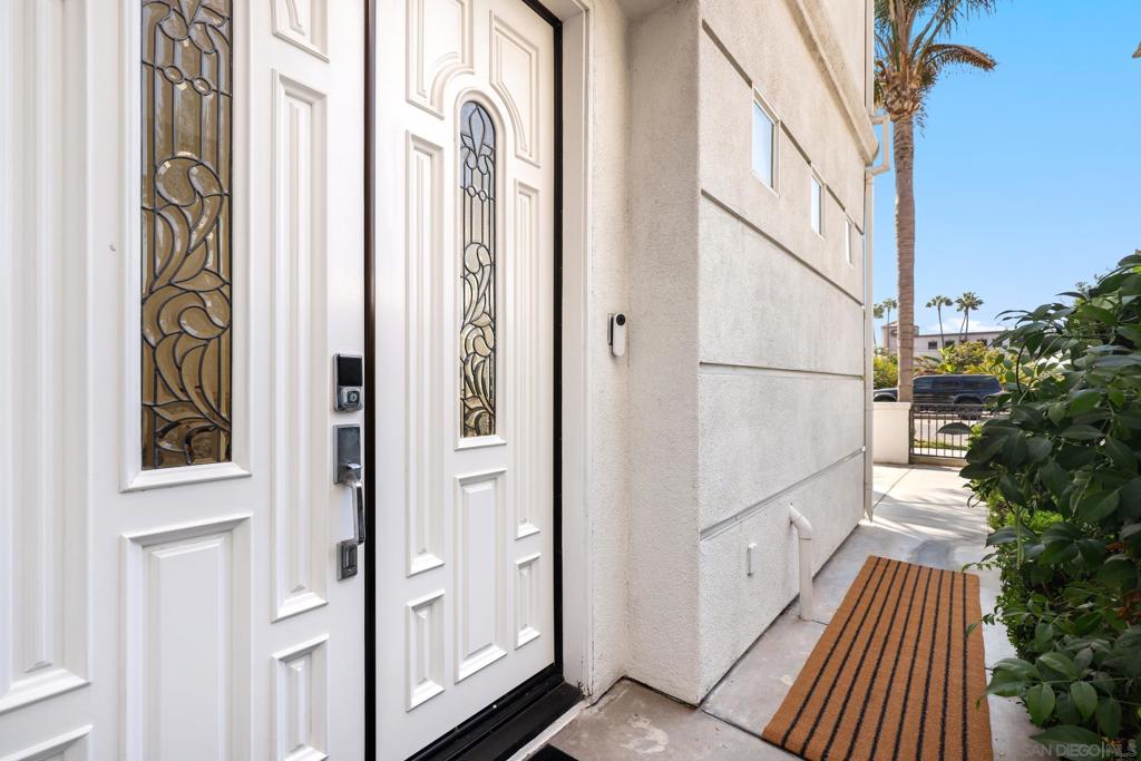 206 2nd Property Photo 10