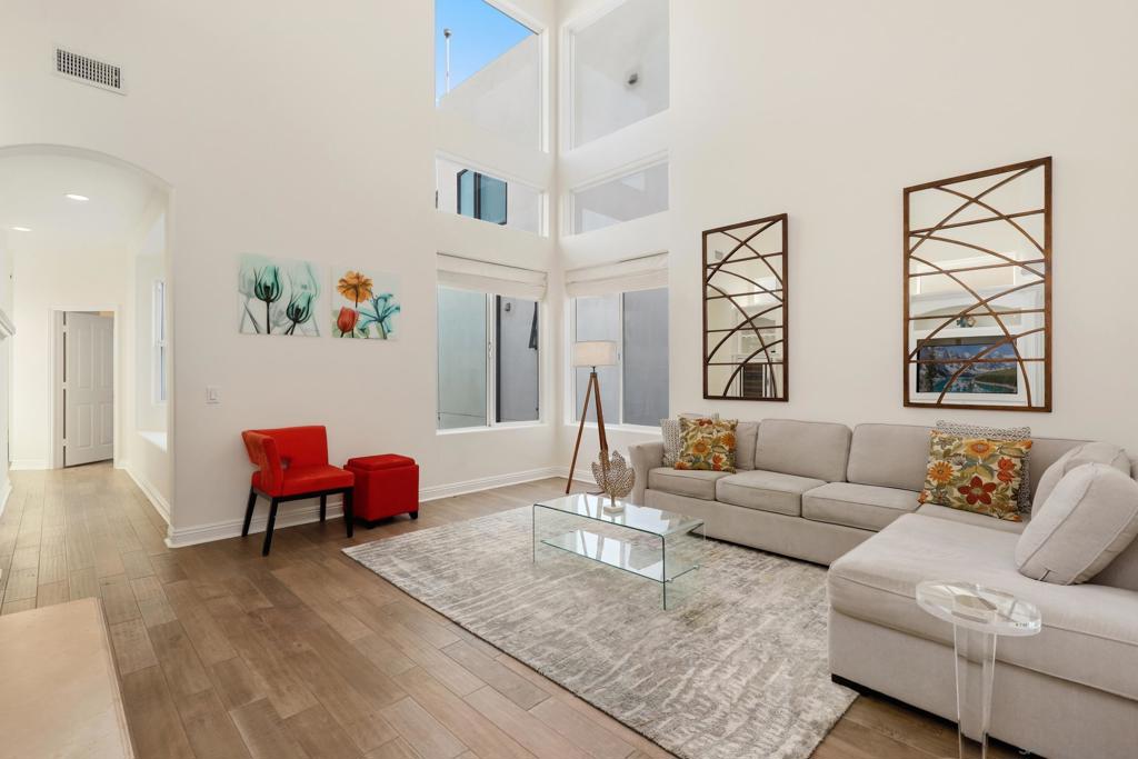 206 2nd Property Photo 12