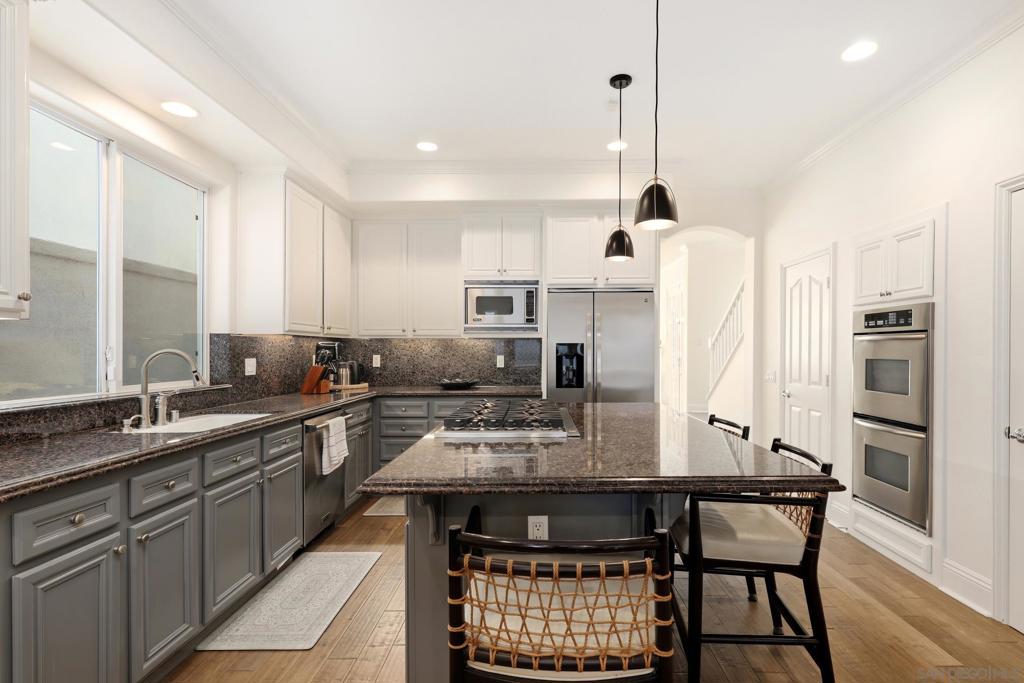 206 2nd Property Photo 19