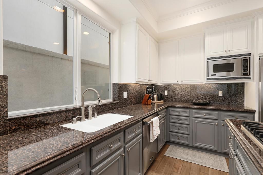 206 2nd Property Photo 21