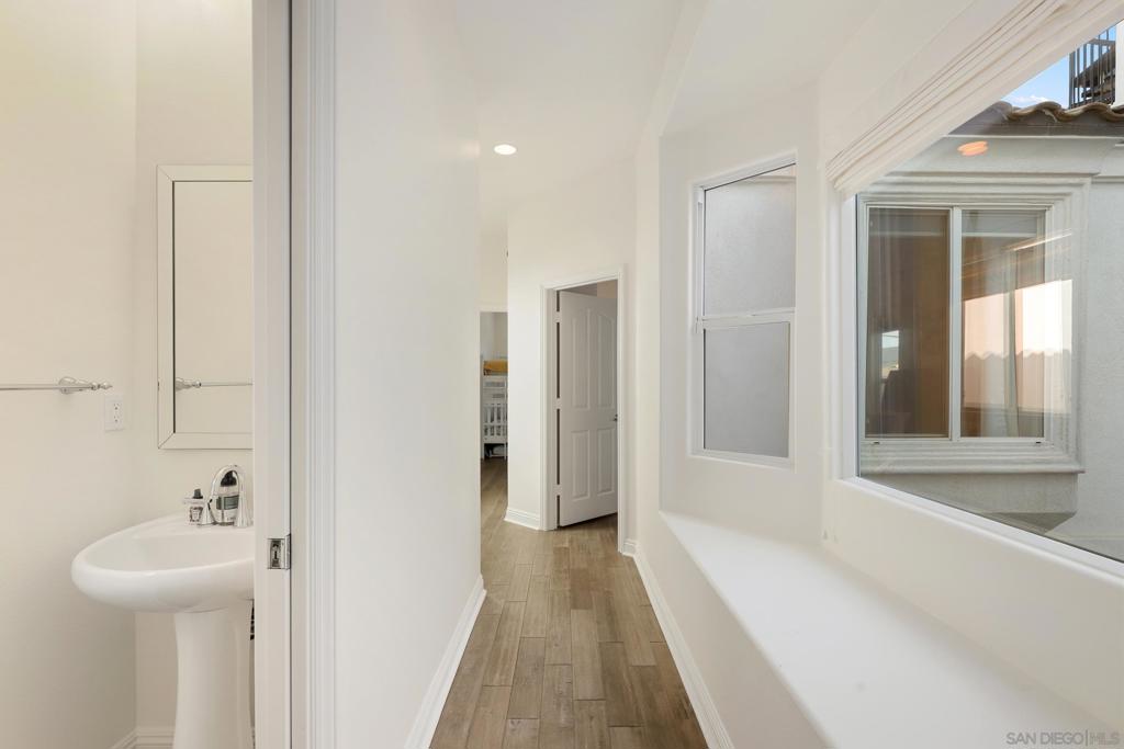 206 2nd Property Photo 34