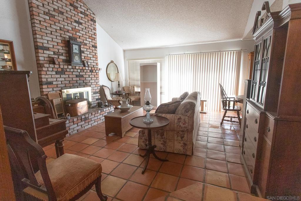 1660 Lomacita Terrace Property Photo 6