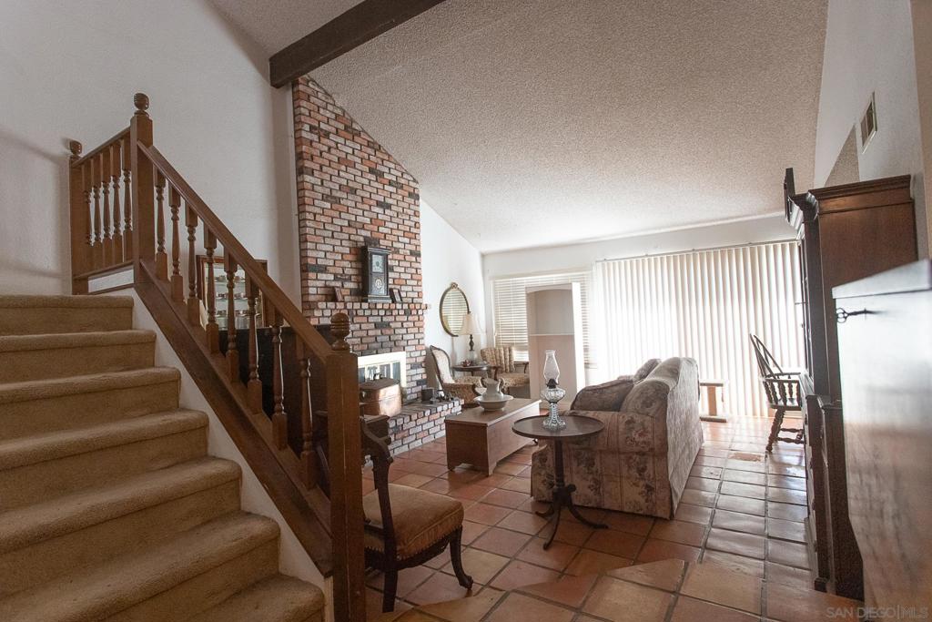 1660 Lomacita Terrace Property Photo 7