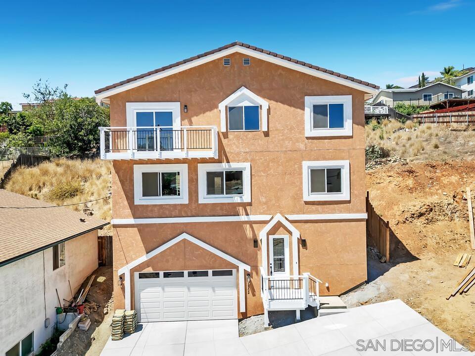 1302 La Presa Property Photo