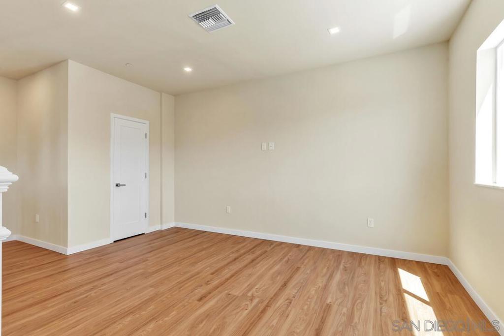 1302 La Presa Property Photo 19