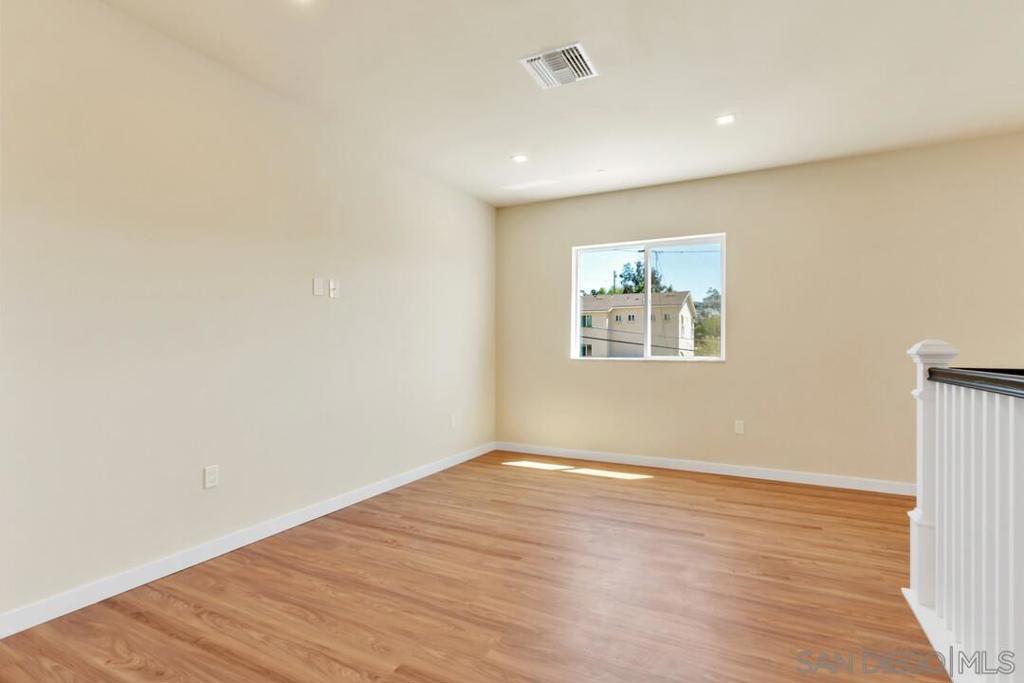 1302 La Presa Property Photo 22