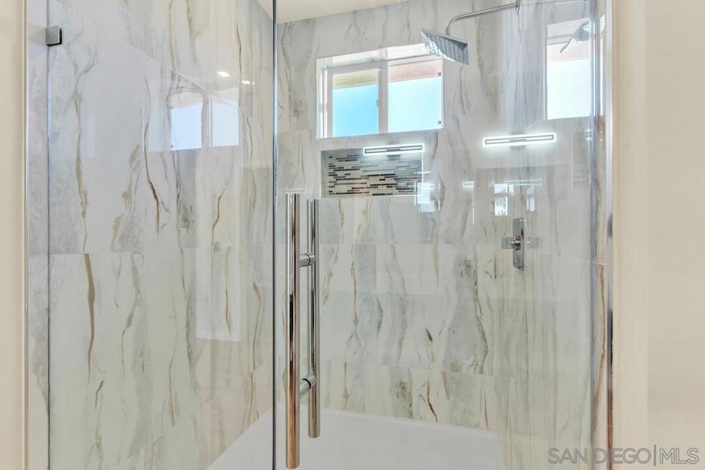 1302 La Presa Property Photo 35