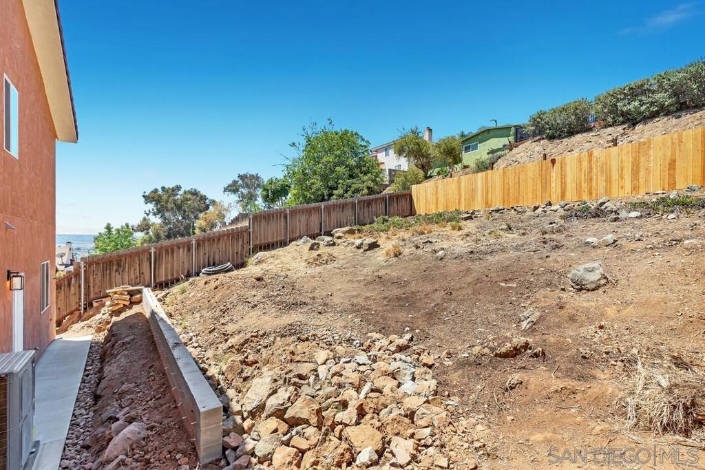 1302 La Presa Property Photo 45