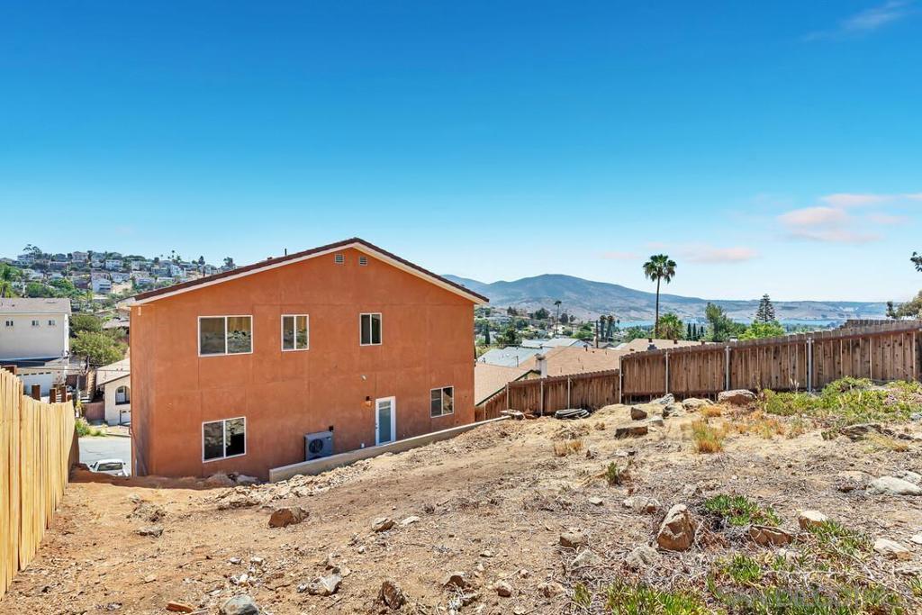 1302 La Presa Property Photo 47