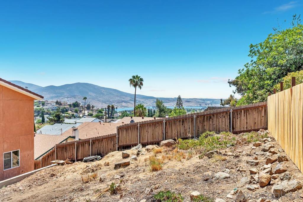 1302 La Presa Property Photo 48