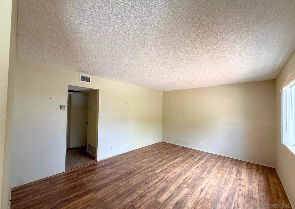 3671 Campus Dr Property Photo 4