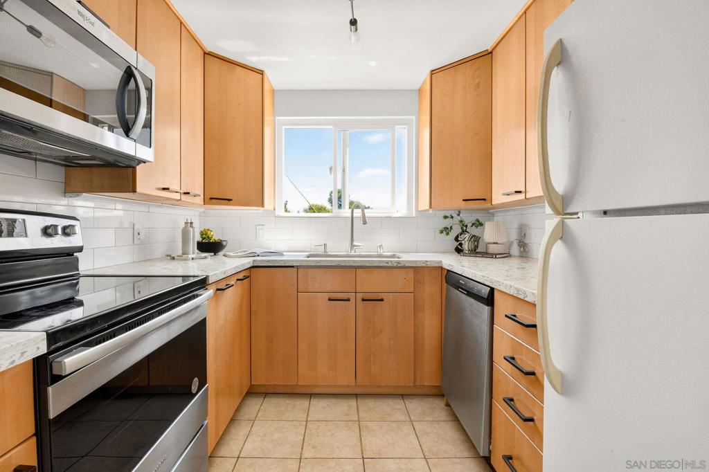 4412 Arizona St 6 Property Photo 7