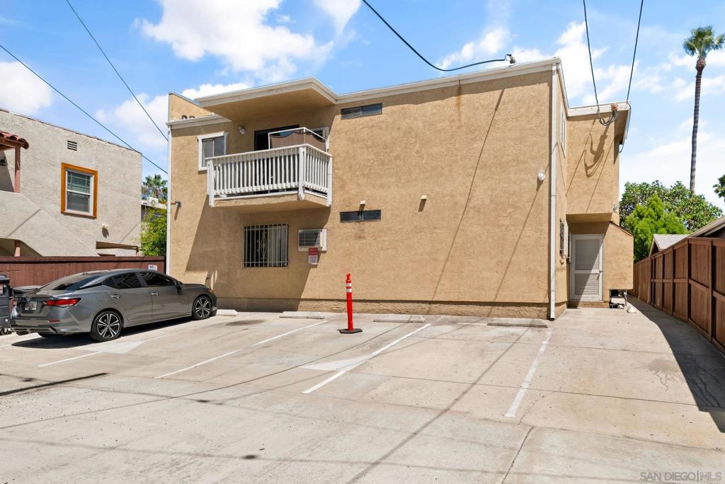 4412 Arizona St 6 Property Photo 17