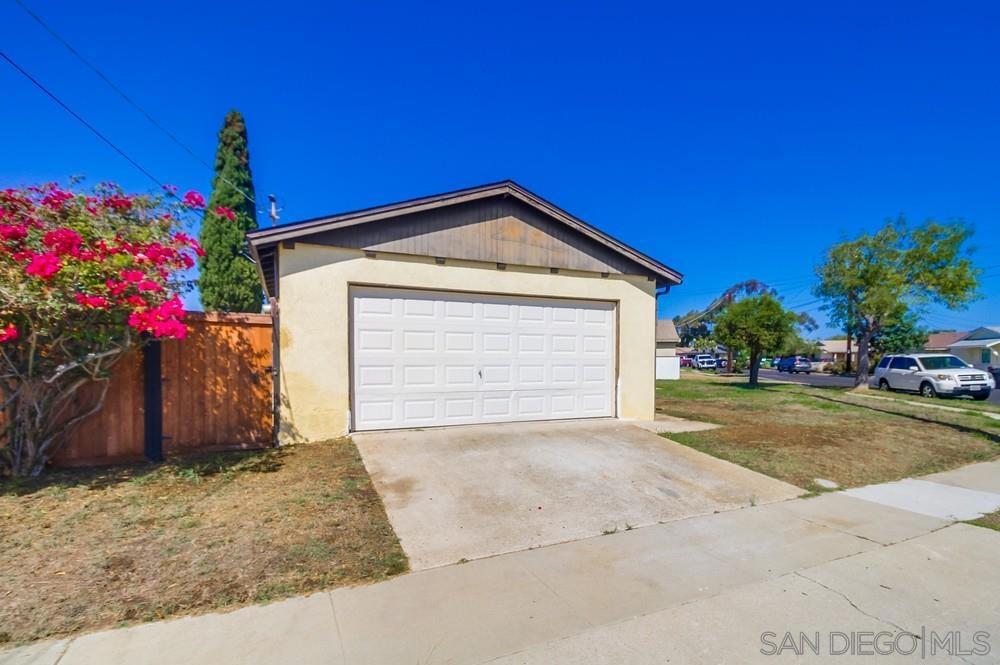2862 Mimika Pl Property Photo 4