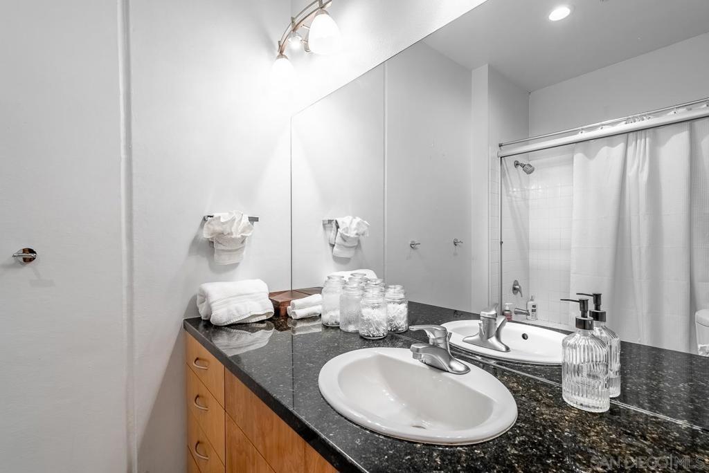 1064 F Property Photo 22