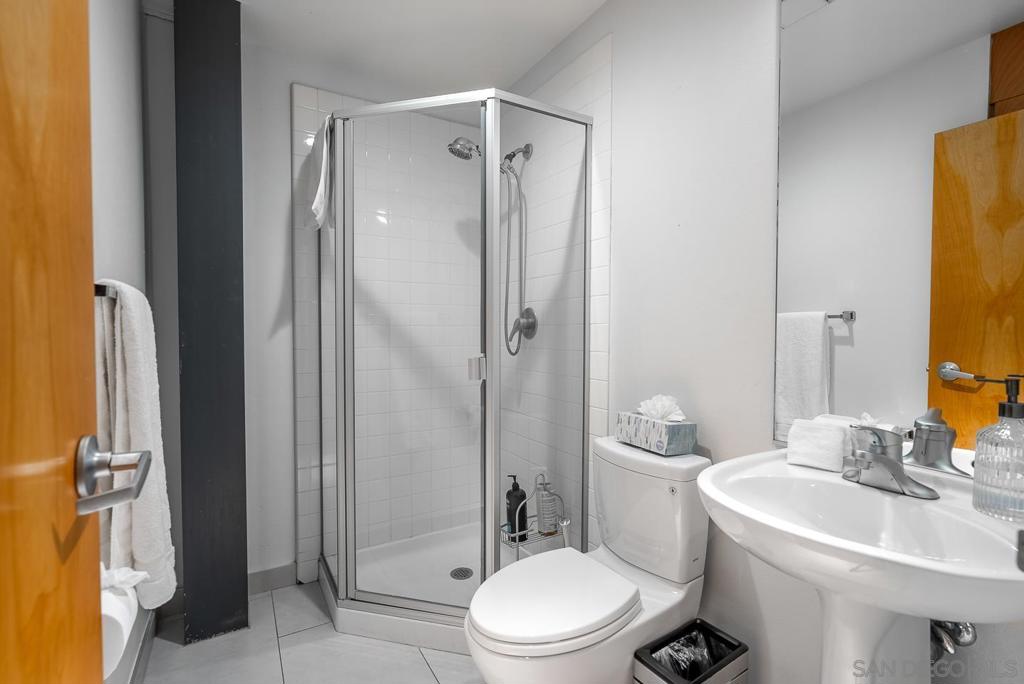 1064 F Property Photo 23