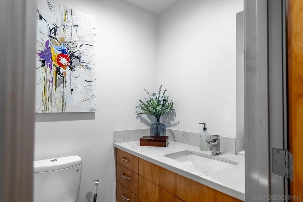1064 F Property Photo 24