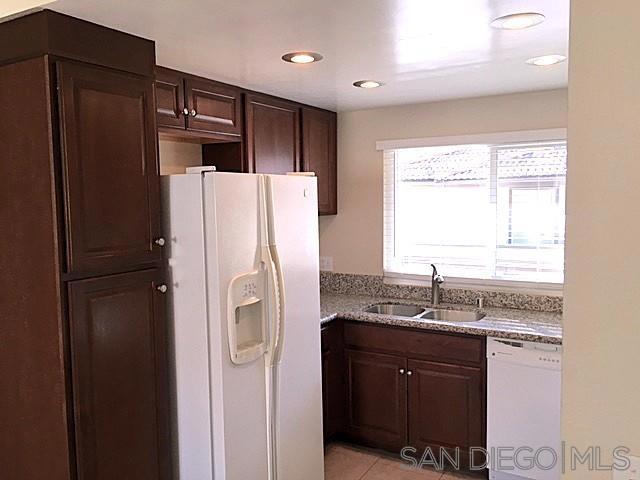 9821 Caspi Gardens 8 Property Photo 4