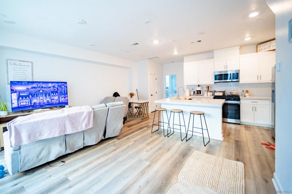 2373 Acara Property Photo 5