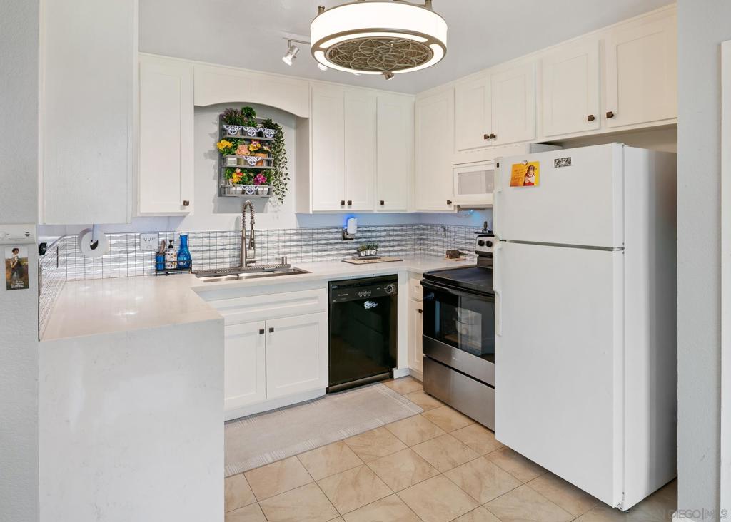 6350 Genesee Avenue 312 Property Photo 11