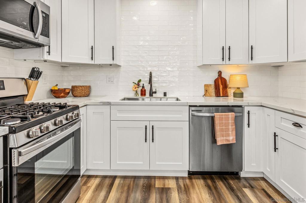 980 Georgia St Property Photo 3