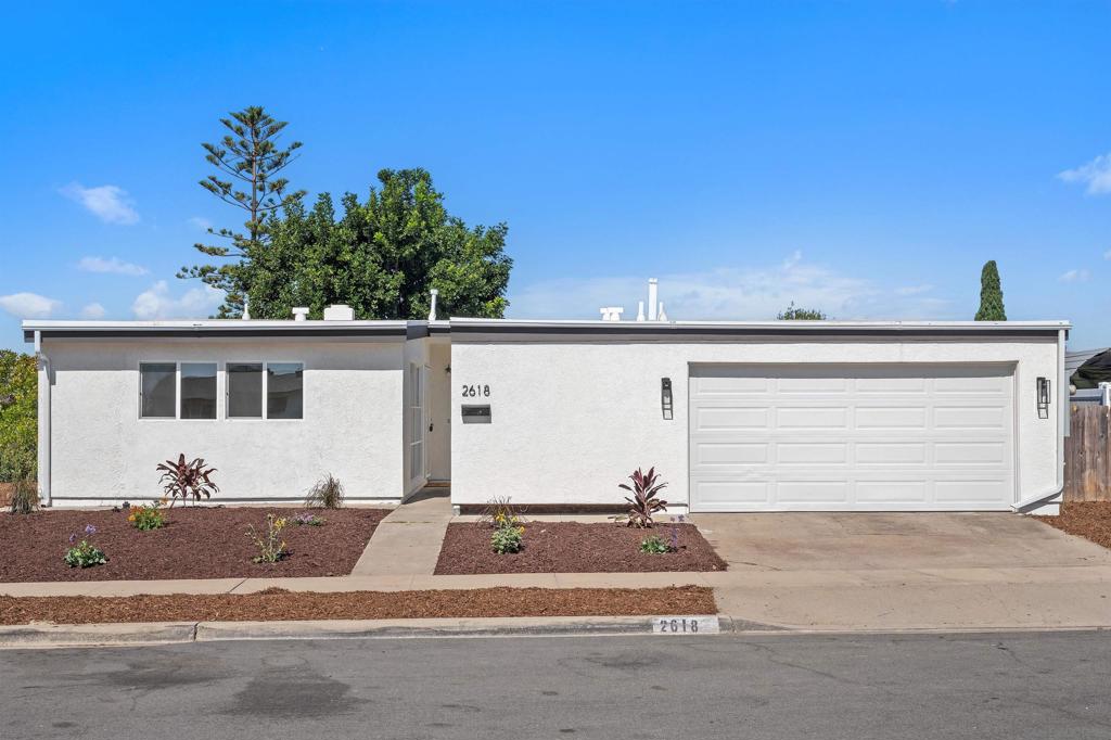 2618 Larkin Pl. Property Photo 2
