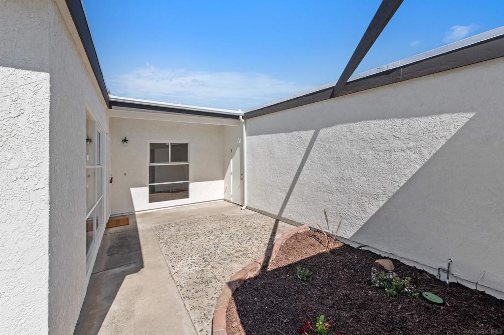 2618 Larkin Pl. Property Photo 4