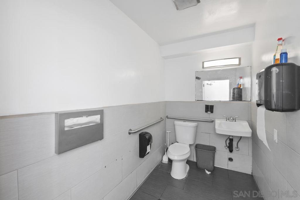 8213 Broadway Property Photo 45