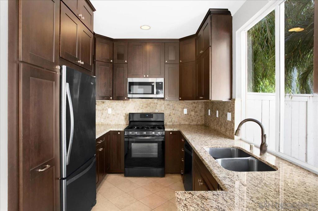 1055 Cottage Property Photo 8