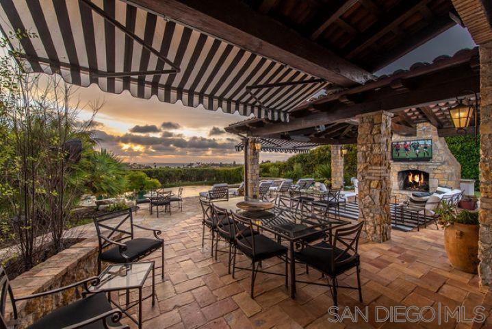 208 S Rios Property Photo 6