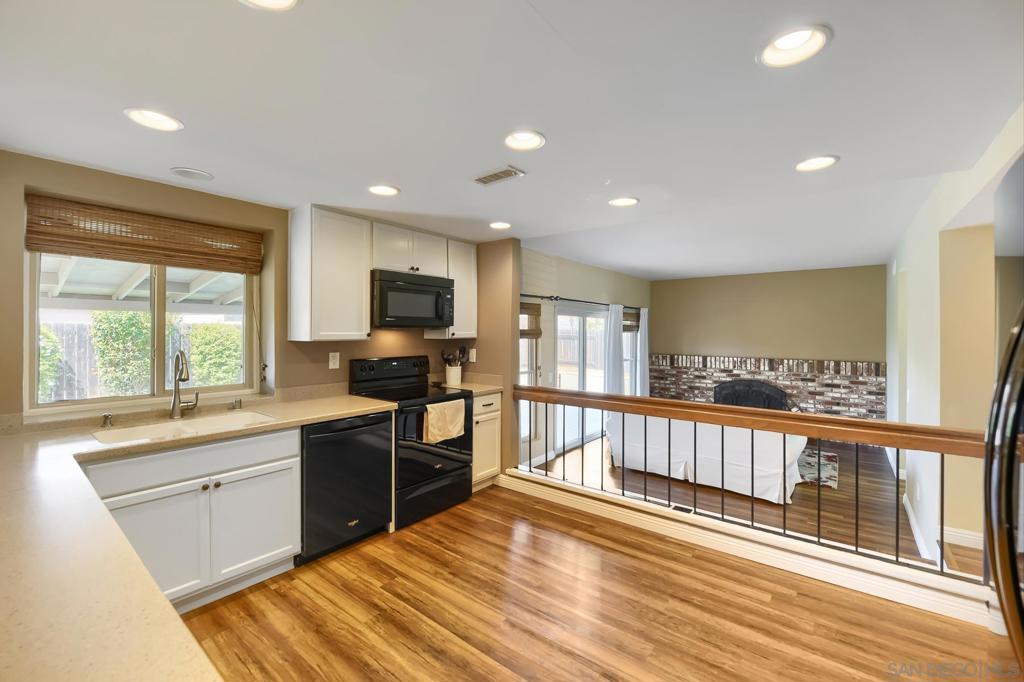 9518 Hillcreek Way Property Photo 4