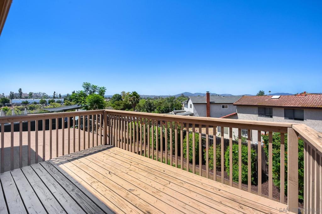 9518 Hillcreek Way Property Photo 7