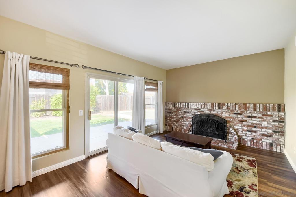 9518 Hillcreek Way Property Photo 11