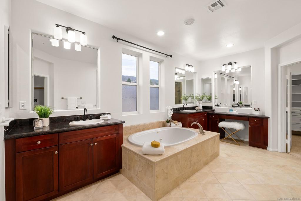 2661 Shadowbrook Way Property Photo 31