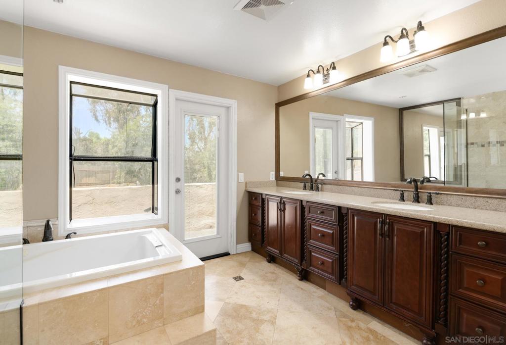 1036 Long Shadow Ct Property Photo 13