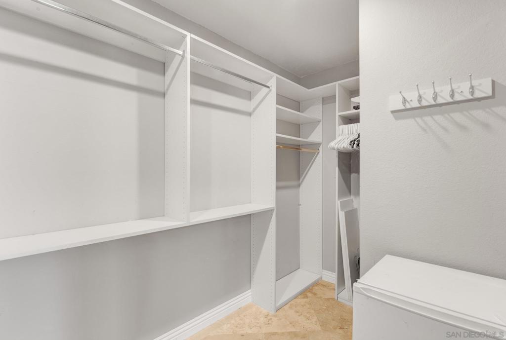 1036 Long Shadow Ct Property Photo 15