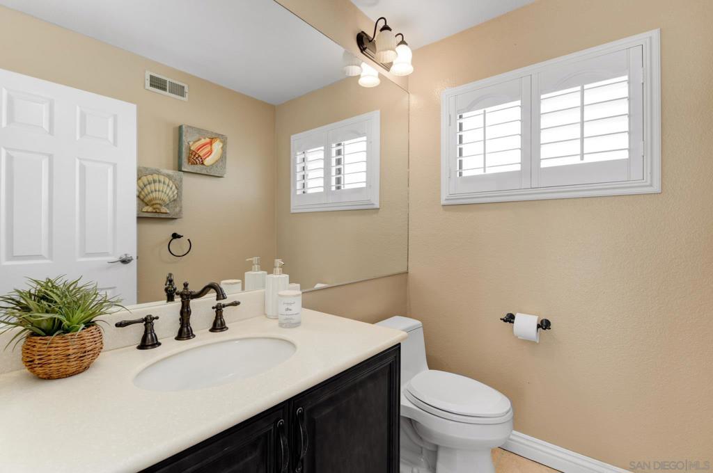1036 Long Shadow Ct Property Photo 20