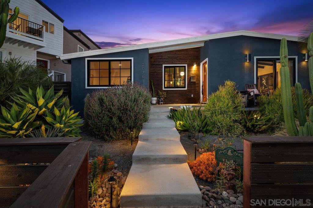 2076 Emerald St Property Photo 1