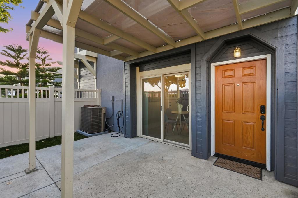 8837 Tamberly C Property Photo 6