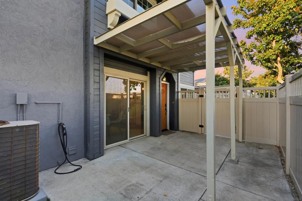 8837 Tamberly C Property Photo 18