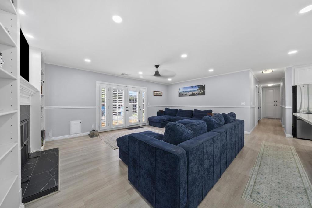 8054 Royal Gardens Pl Property Photo 10