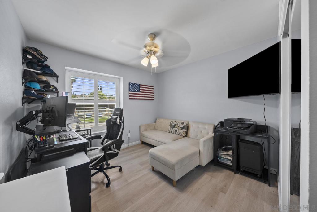 8054 Royal Gardens Pl Property Photo 12