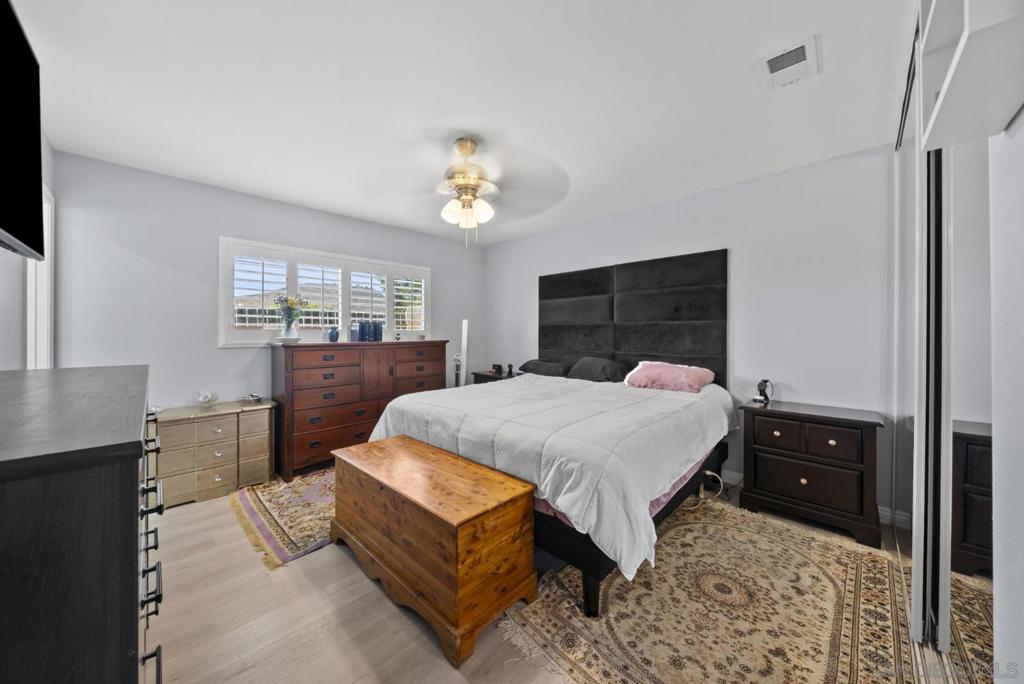 8054 Royal Gardens Pl Property Photo 17
